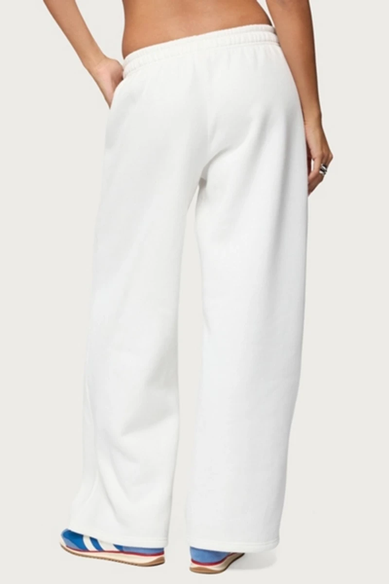 Edikted Keychain Cutie Straight Leg Sweatpants