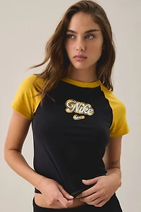 Nike Sportswear Chill Knit Graphic Raglan Cropped Tee