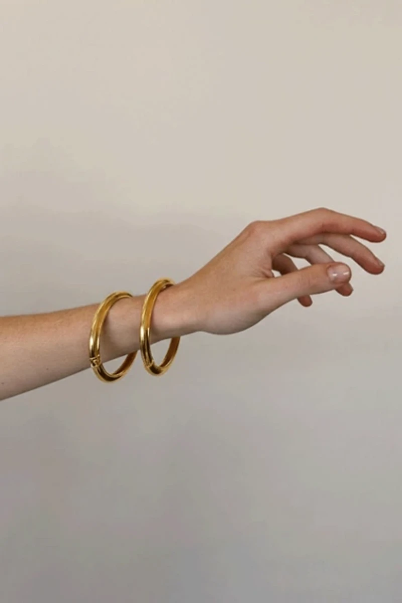 Petit Moments Circle Cuff