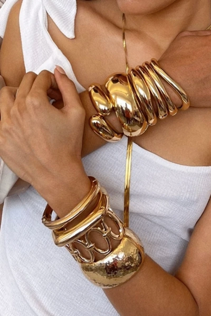 Petit Moments Circle Cuff