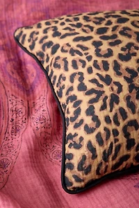 Leopard Patterned Crinkle Cotton Throw Pillow