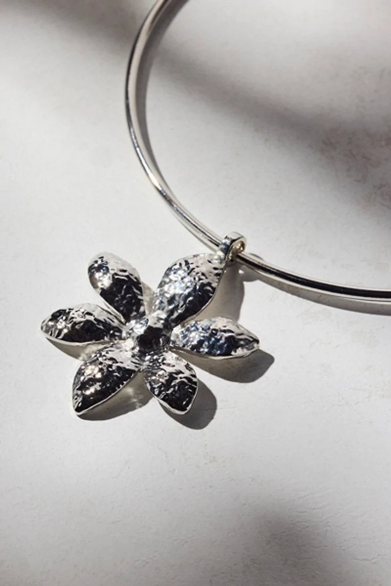 Bloom Flower Metal Wire Collar Necklace