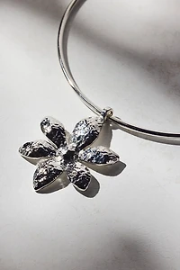Bloom Flower Metal Wire Collar Necklace