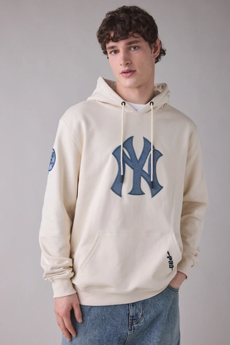 Pro Standard MLB New York Yankees Graphic Hoodie Sweatshirt
