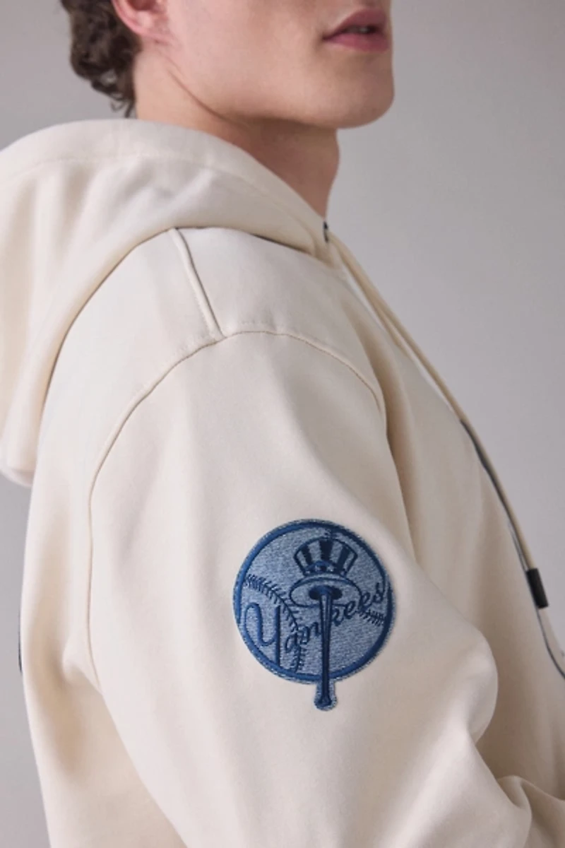 Pro Standard MLB New York Yankees Graphic Hoodie Sweatshirt