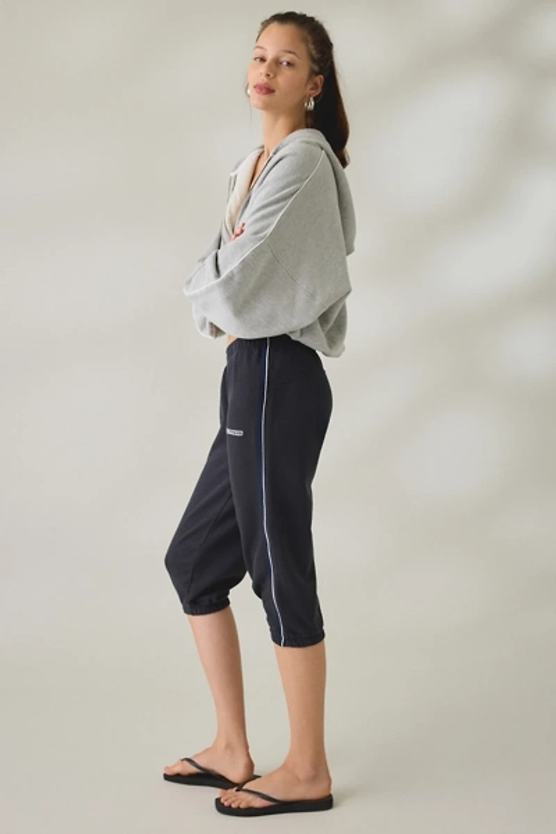 iets frans… Shrunken Capri Sweatpants