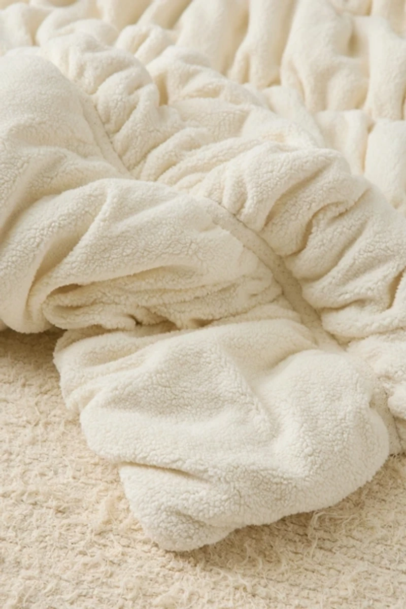 Cinched Marshmallow Cloud Fleece Throw Blanket