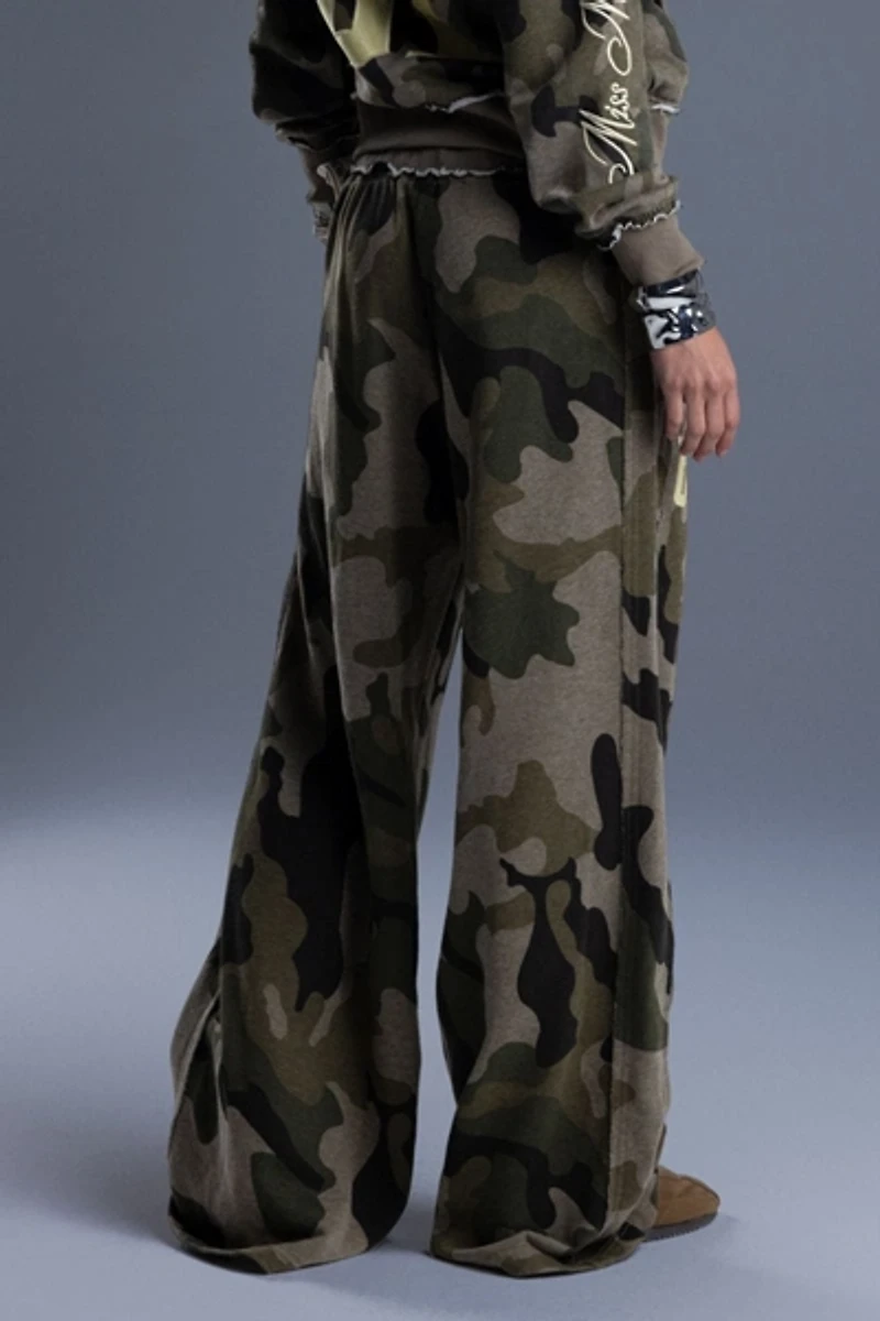 Miss Me Sadie Camo Sweatpants