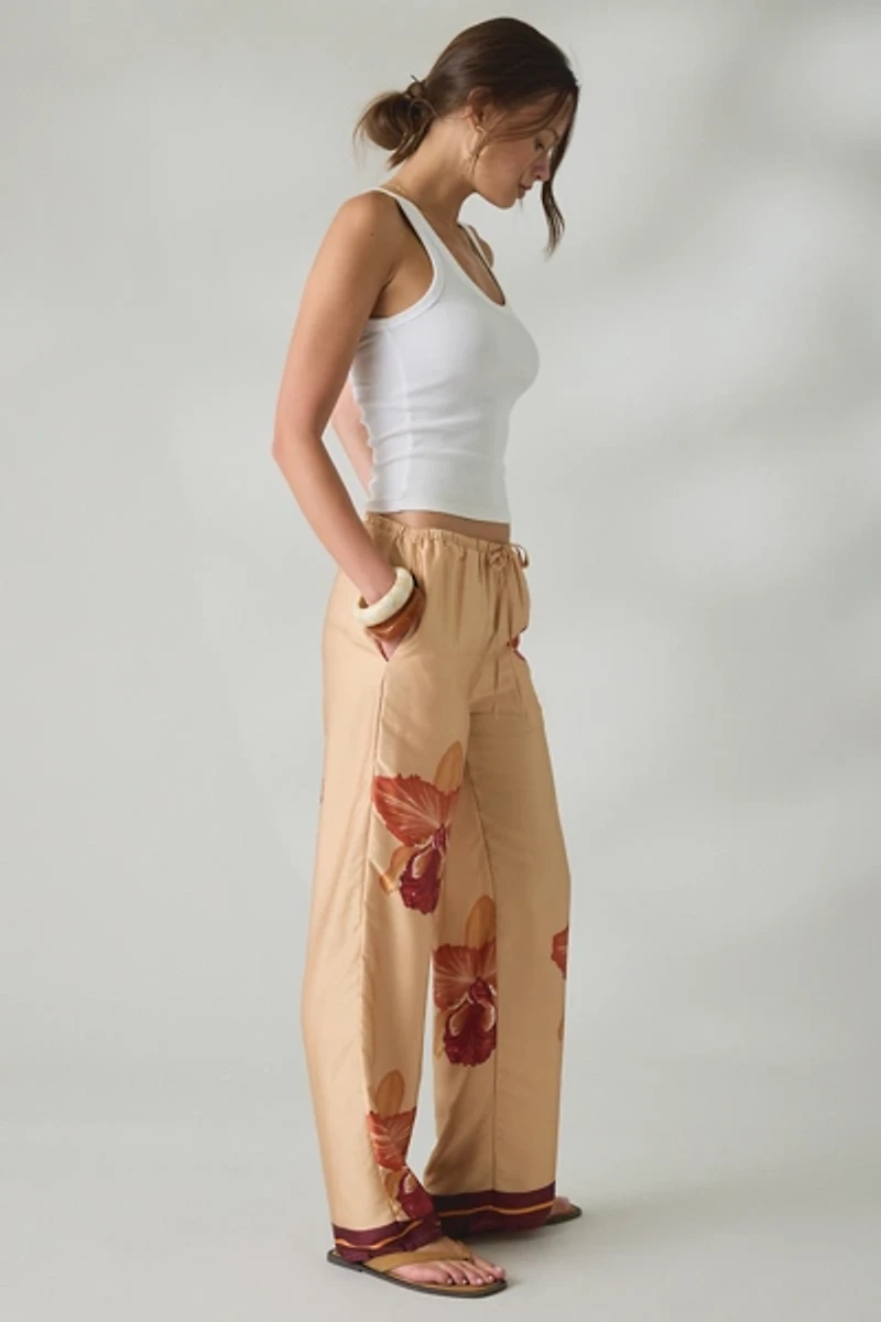 Kimchi Blue Cattleya Floral Straight Leg Satin Pants
