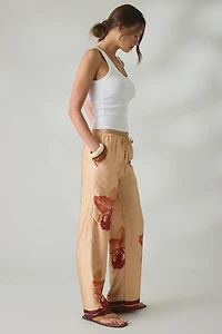 Kimchi Blue Cattleya Floral Straight Leg Satin Pants