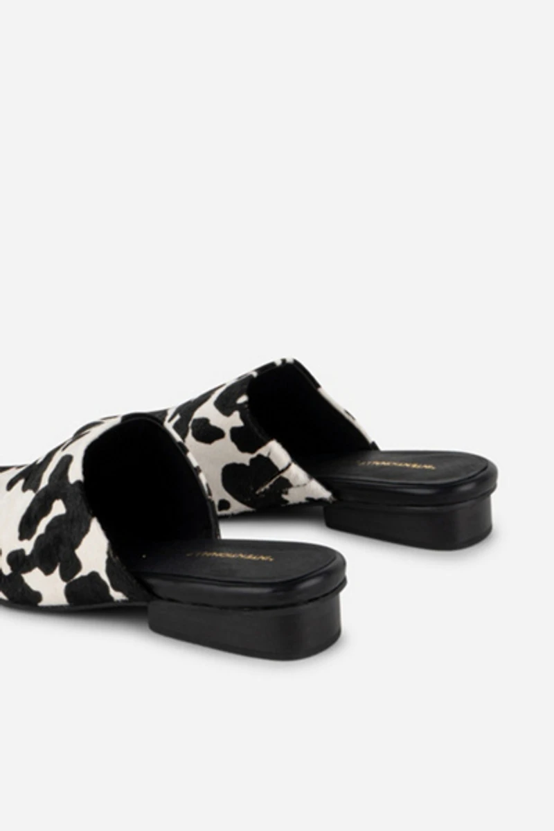 Intentionally Blank Touch Cowhide Slip On