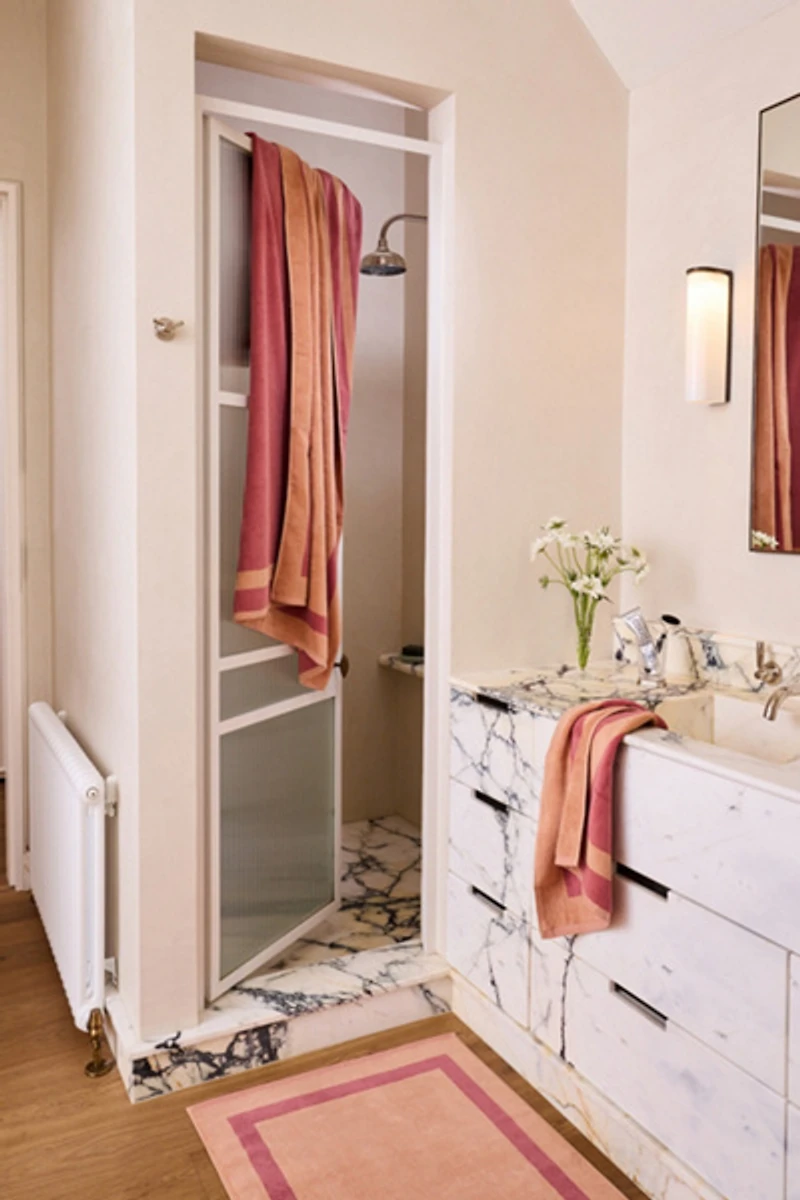 Bed Threads Two-Toned Bath Towels Set