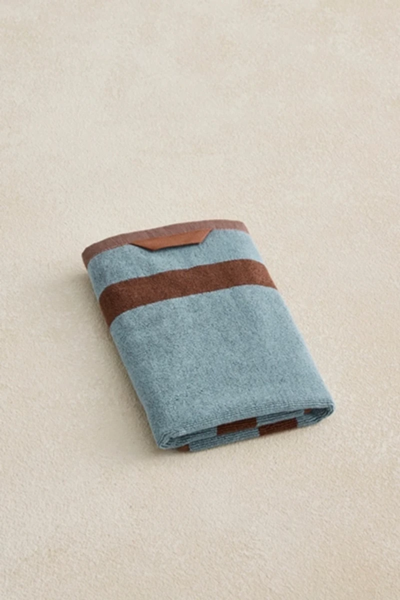 Bed Threads Two-Toned Hand Towel