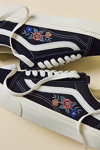 Vans Women's Old Skool Floral Embroidery Sneaker