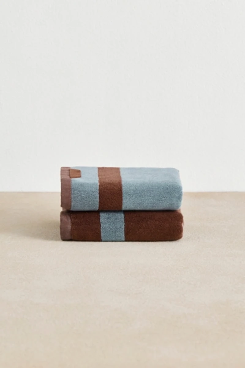 Bed Threads Two-Toned Hand Towel Set