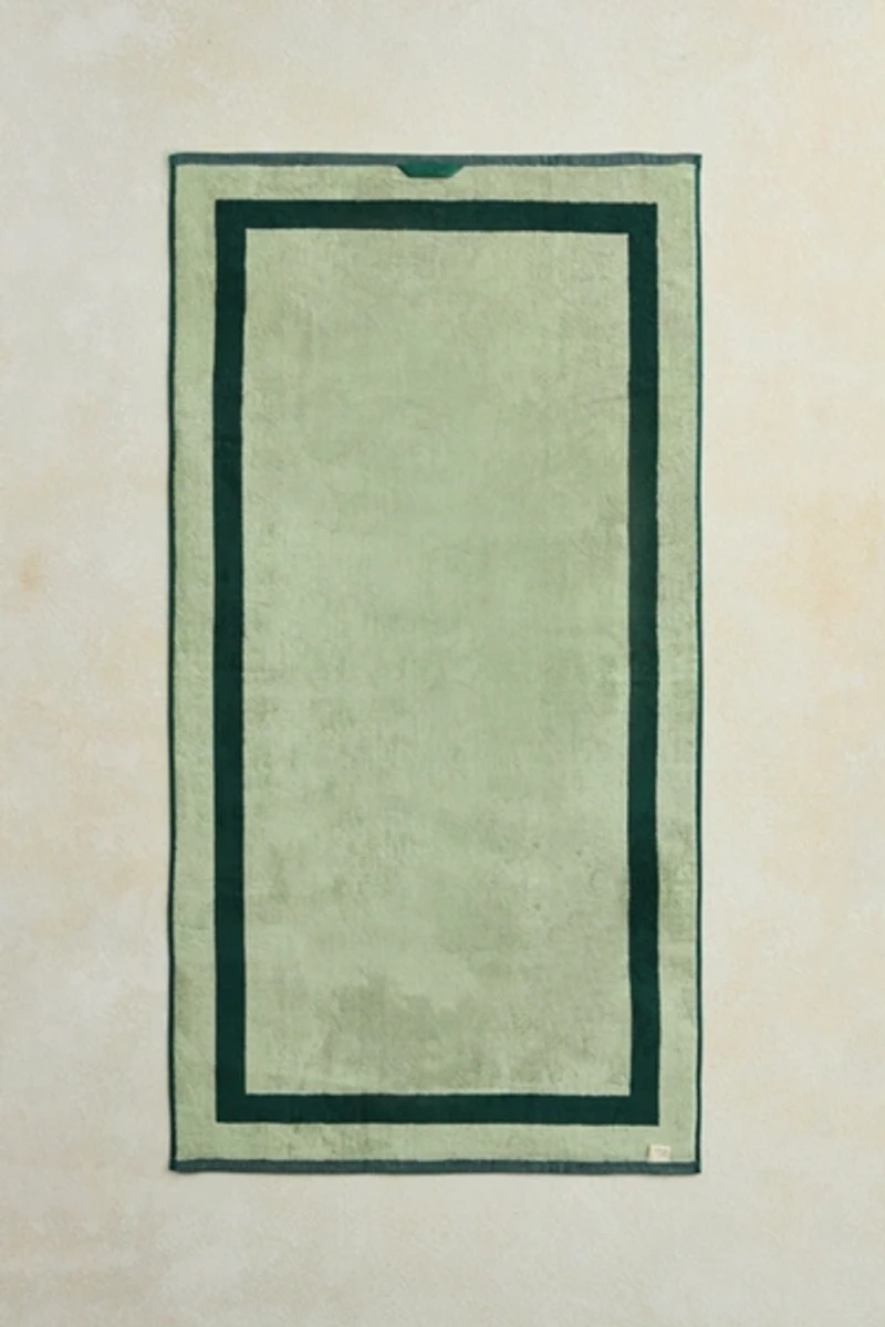 Bed Threads Two-Toned Bath Towel