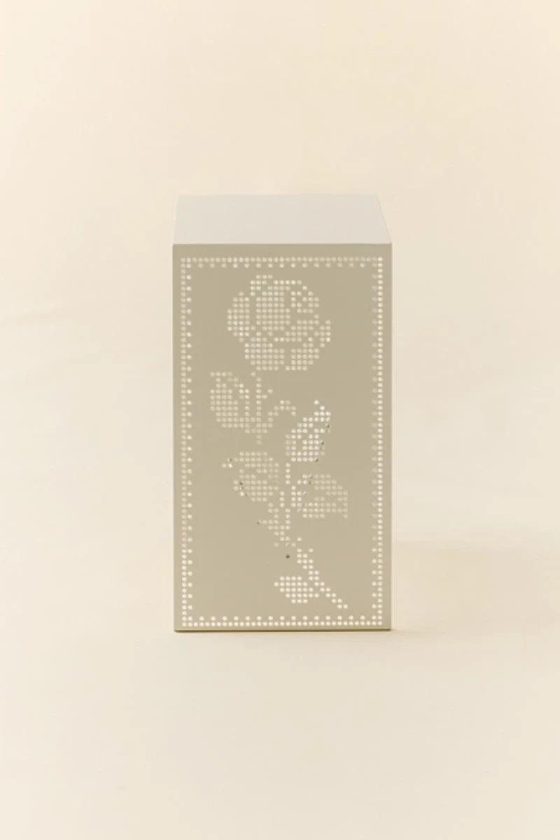 Cutout Lace Iron Record Storage Shelf