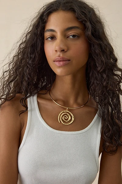 Belize Metal Pendant Wire Choker Necklace