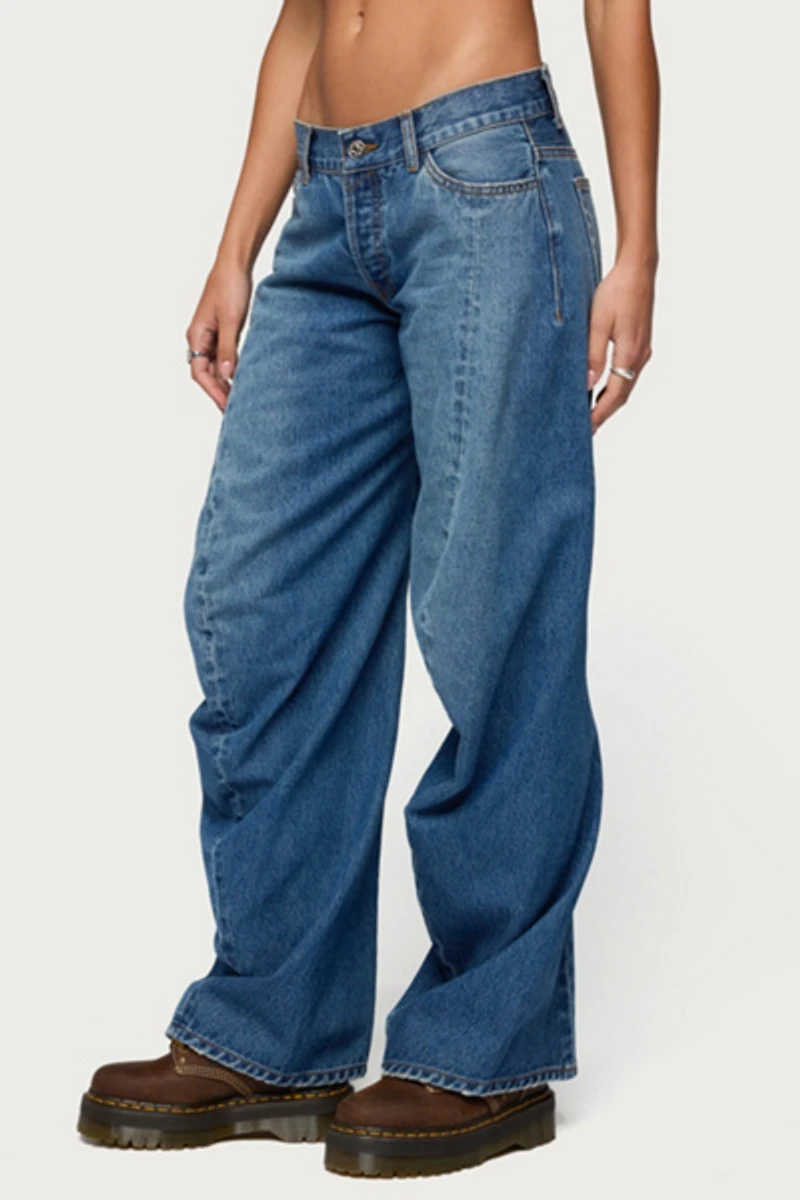 Edikted Maiah Low Rise Barrel Jean