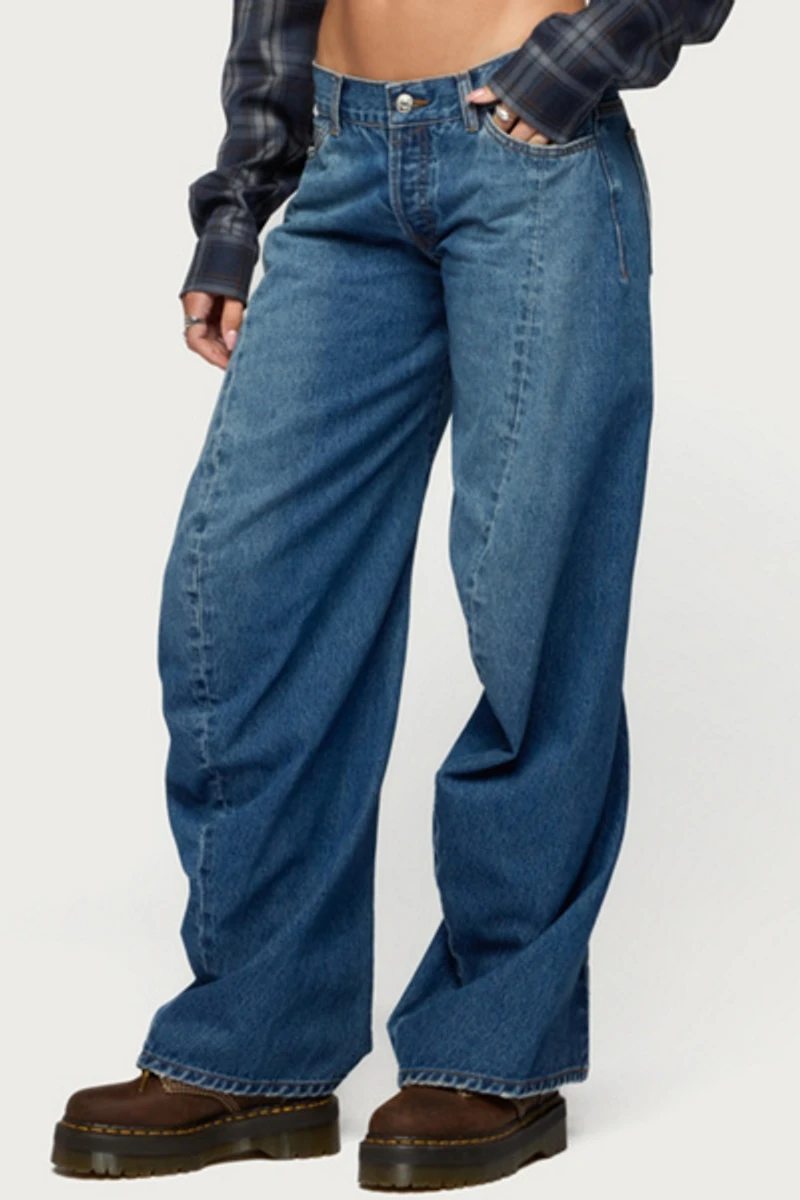 Edikted Maiah Low Rise Barrel Jean