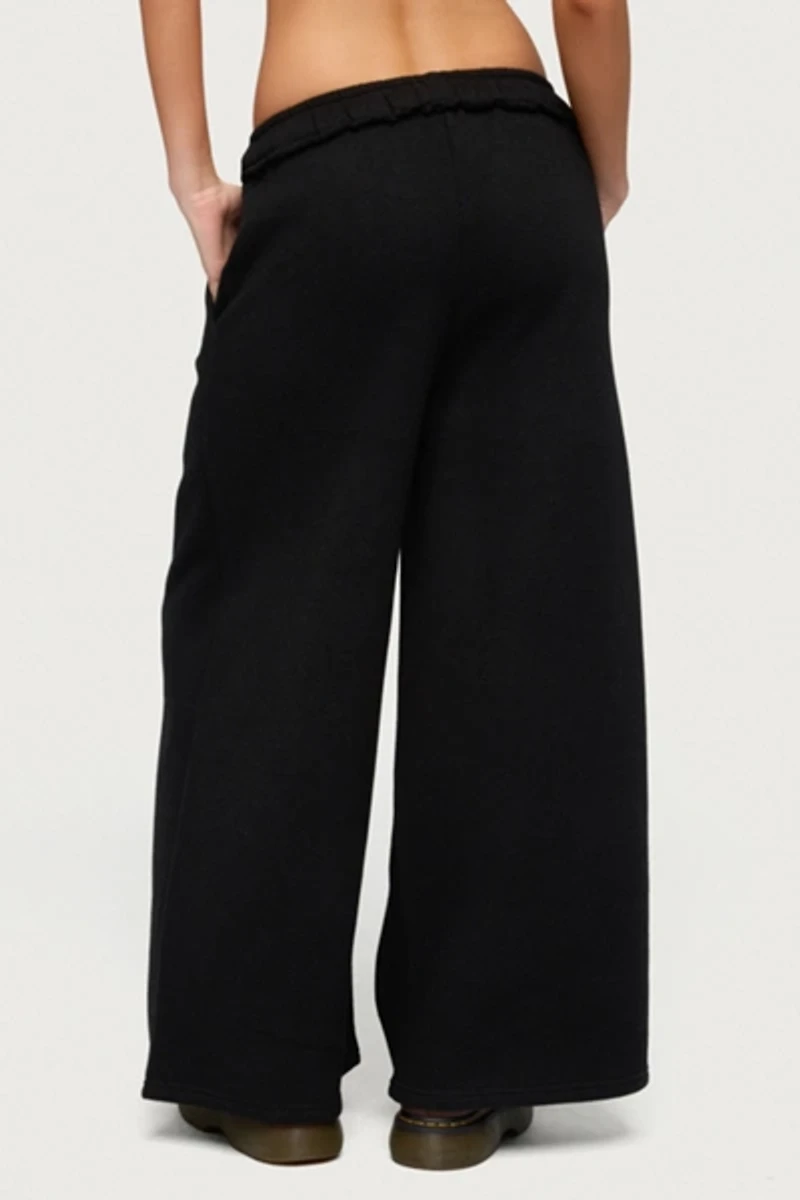 Edikted Petite Kori Oversized Sweatpants
