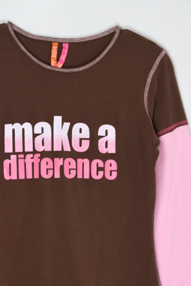 Vintage Y2k "Make A Difference" Contrast-Stitched Tee