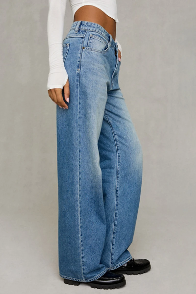 Abrand 99 Low-Rise Baggy Jeans