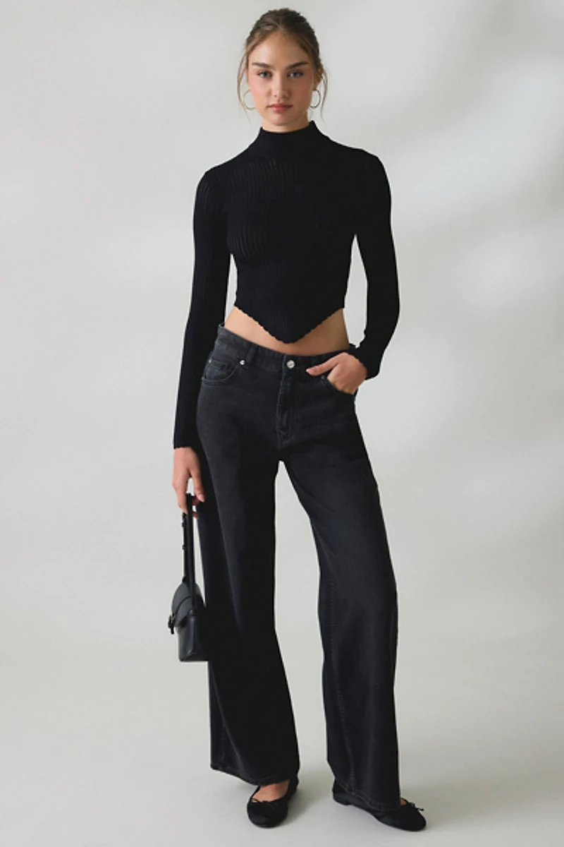 BDG Lizzy V-Hem Cropped Fitted Turtleneck Sweater