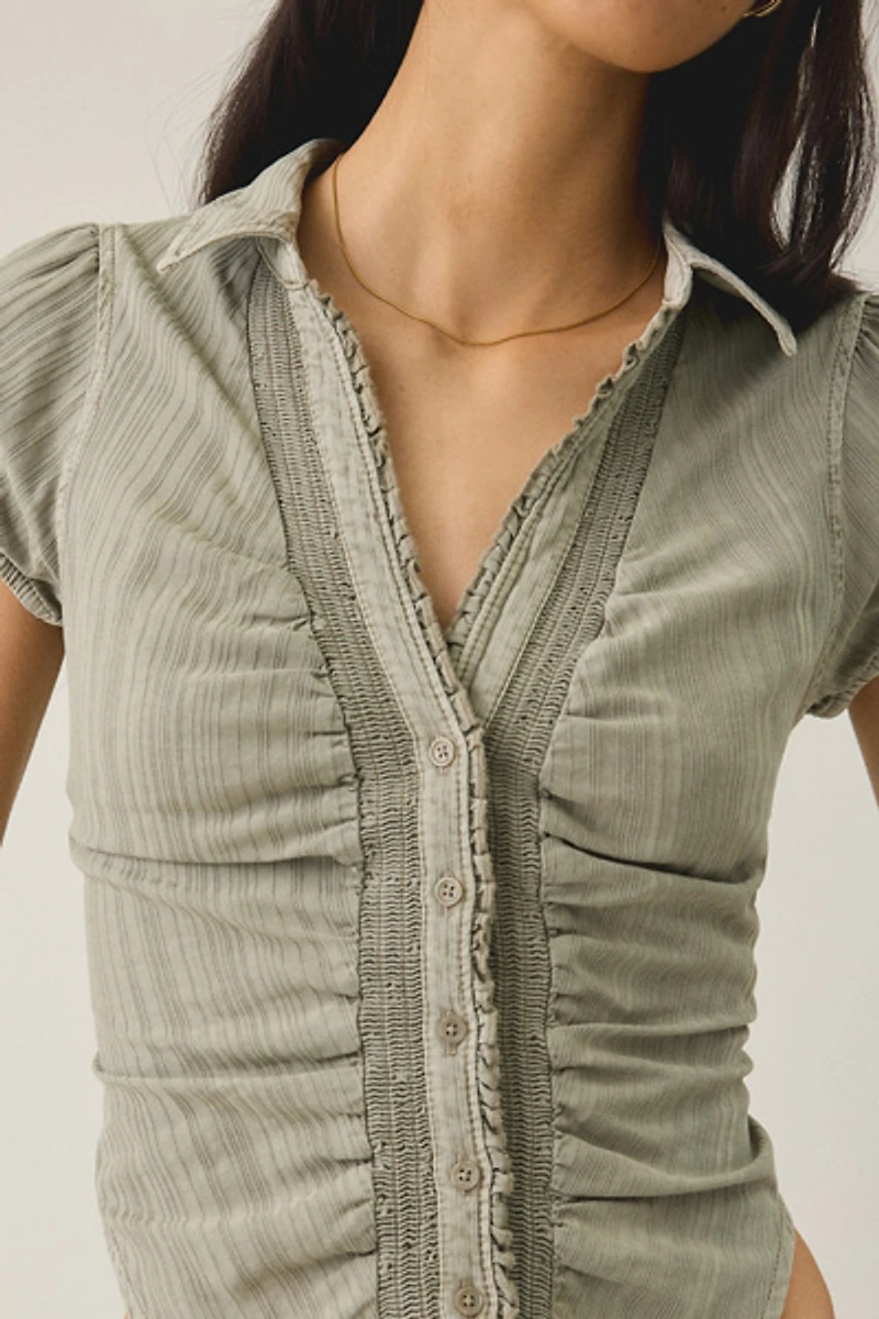 UO Brynn Textured Puff Sleeve Button-Down Shirt