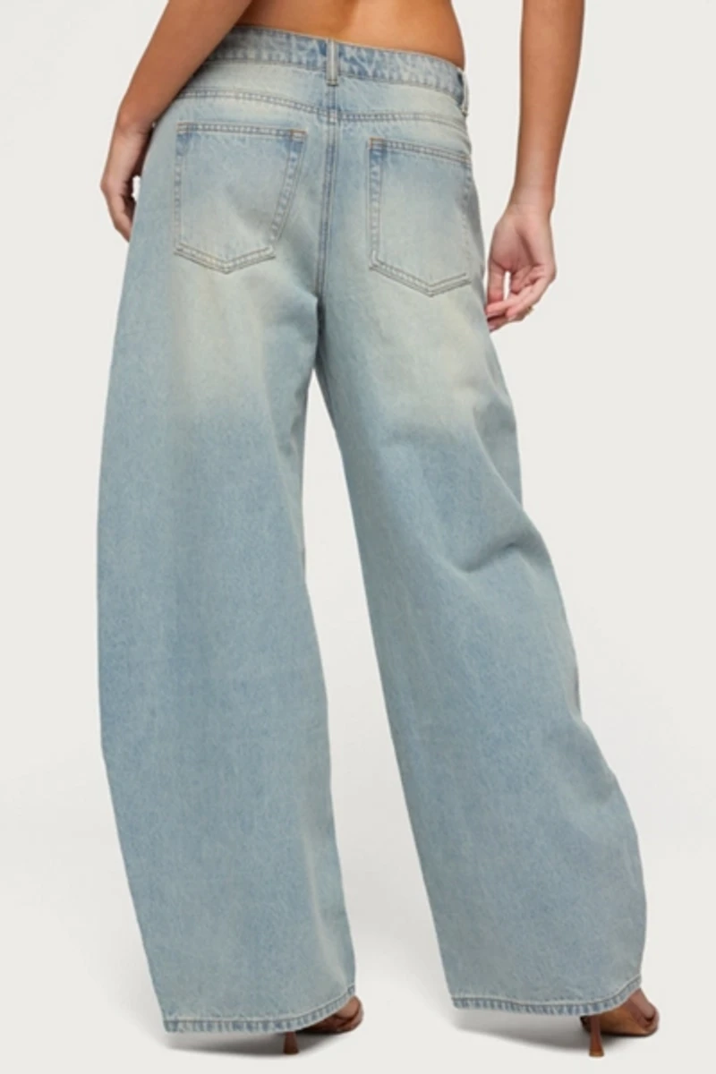 Edikted Ilara Low Rise Barel Jean