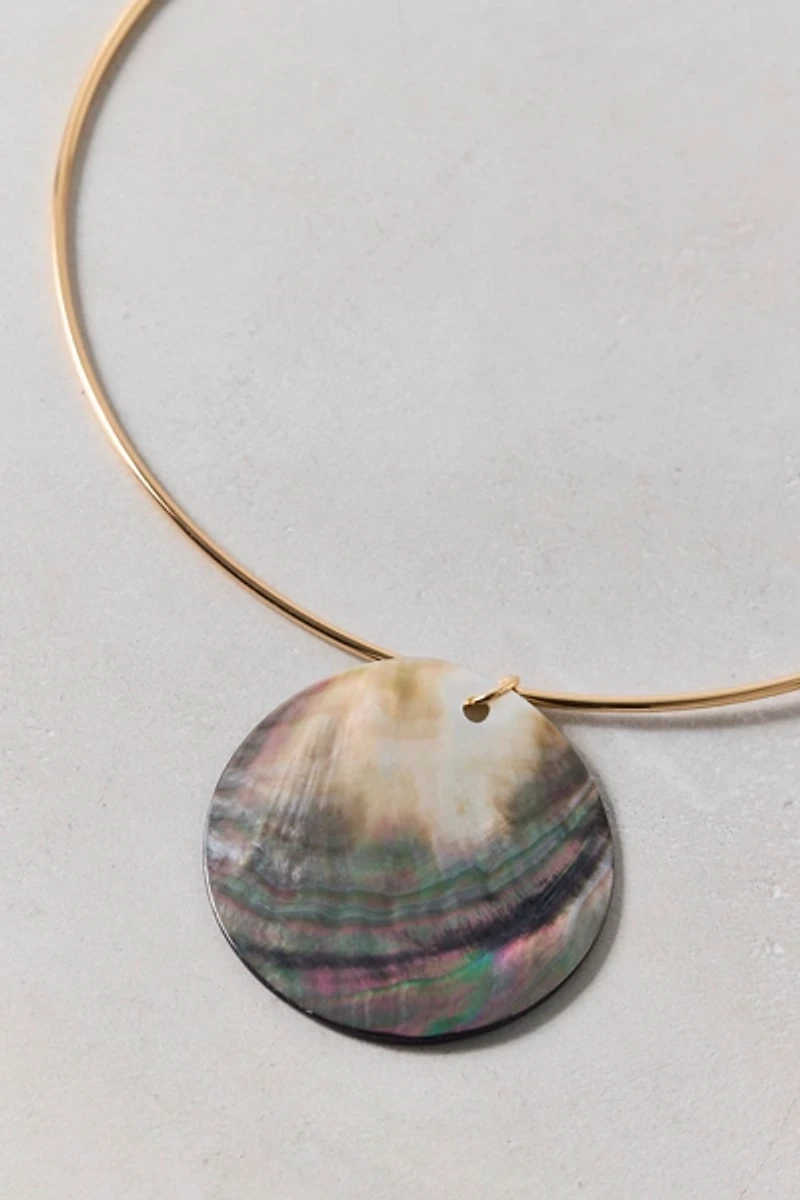 Shell Pendant Wire Choker Necklace