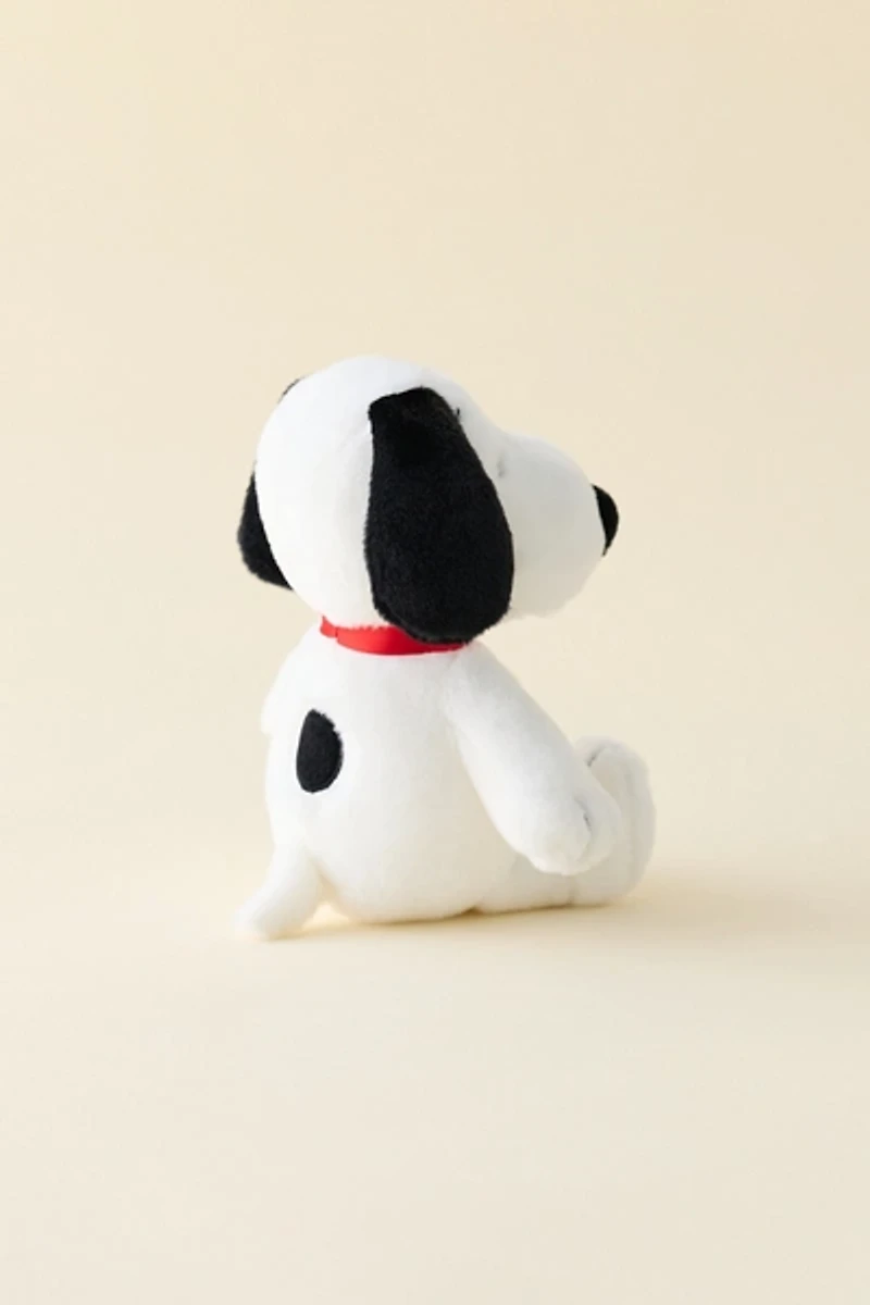 Peanuts Snoopy 8-inch Plushie