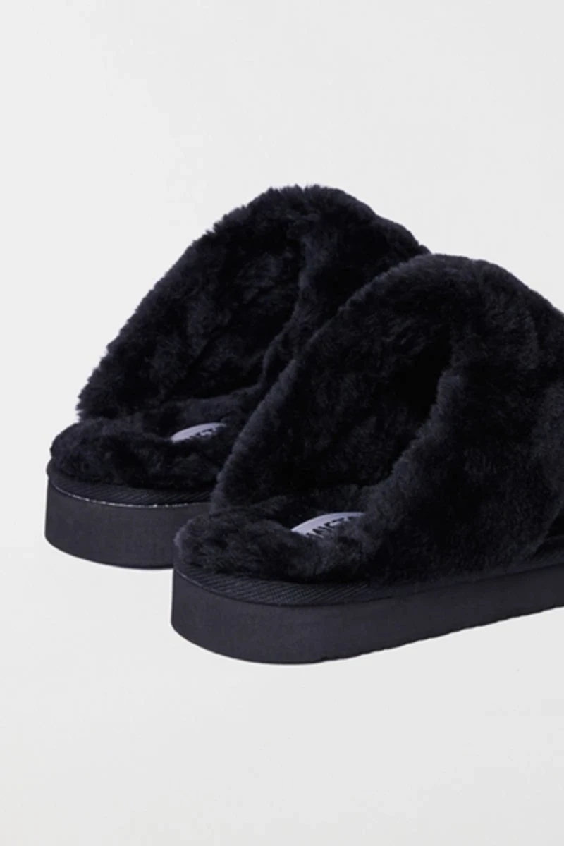 Minnetonka Chesney Faux Fur Suede Scuff Slippers