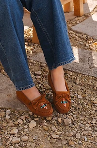 Minnetonka Nizhoni Suede Beaded Moccasin