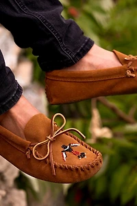 Minnetonka Men's Thunderbird Animikii Suede Beaded Softsole Moccasin