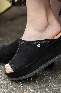 Minnetonka Suede Wedge Sandal