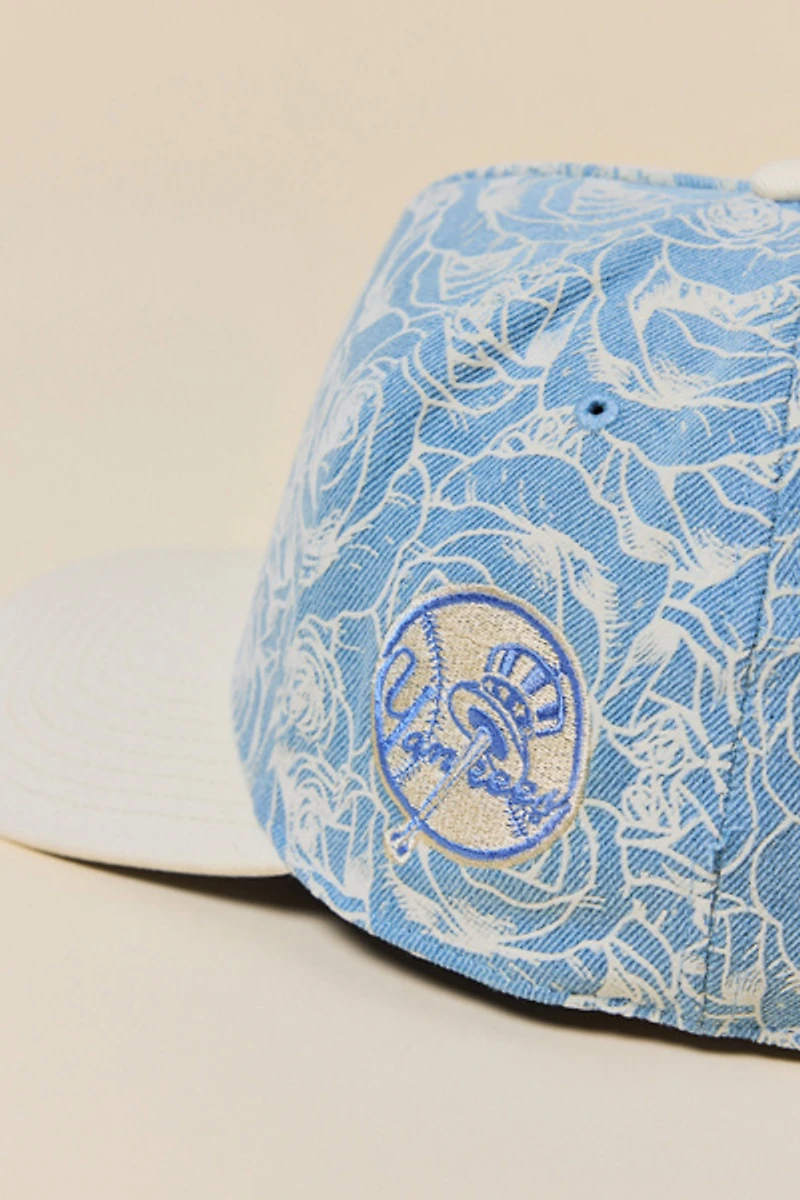 Mitchell & Ness MLB New York Yankees Flocked Floral Snapback Hat