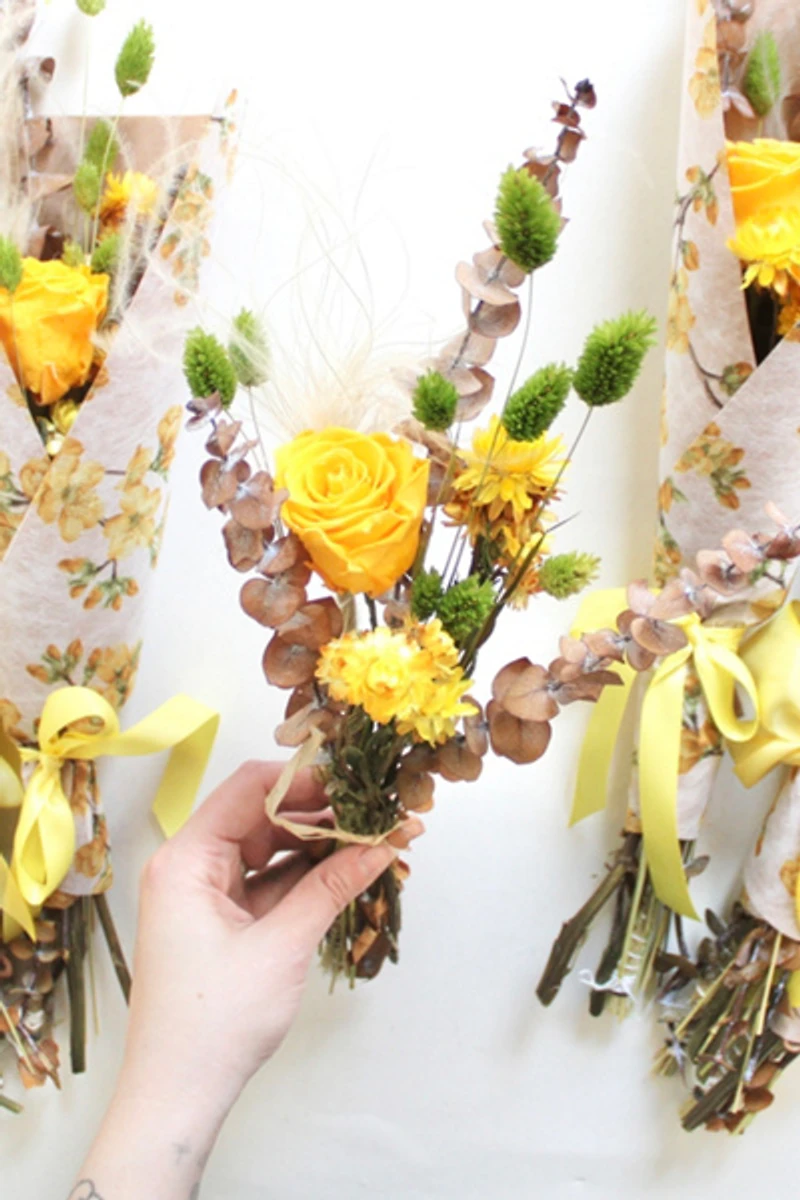 Roxanne’s Dried Flowers Grand Lemon Blossom Bouquet