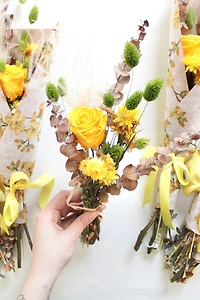Roxanne’s Dried Flowers Grand Lemon Blossom Bouquet