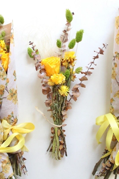 Roxanne’s Dried Flowers Grand Lemon Blossom Bouquet