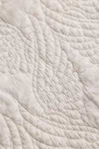 She Talks To Angels Cotton Quilt Set