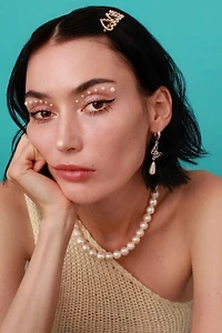 Velvet Luna Natural Large Pearl Necklace