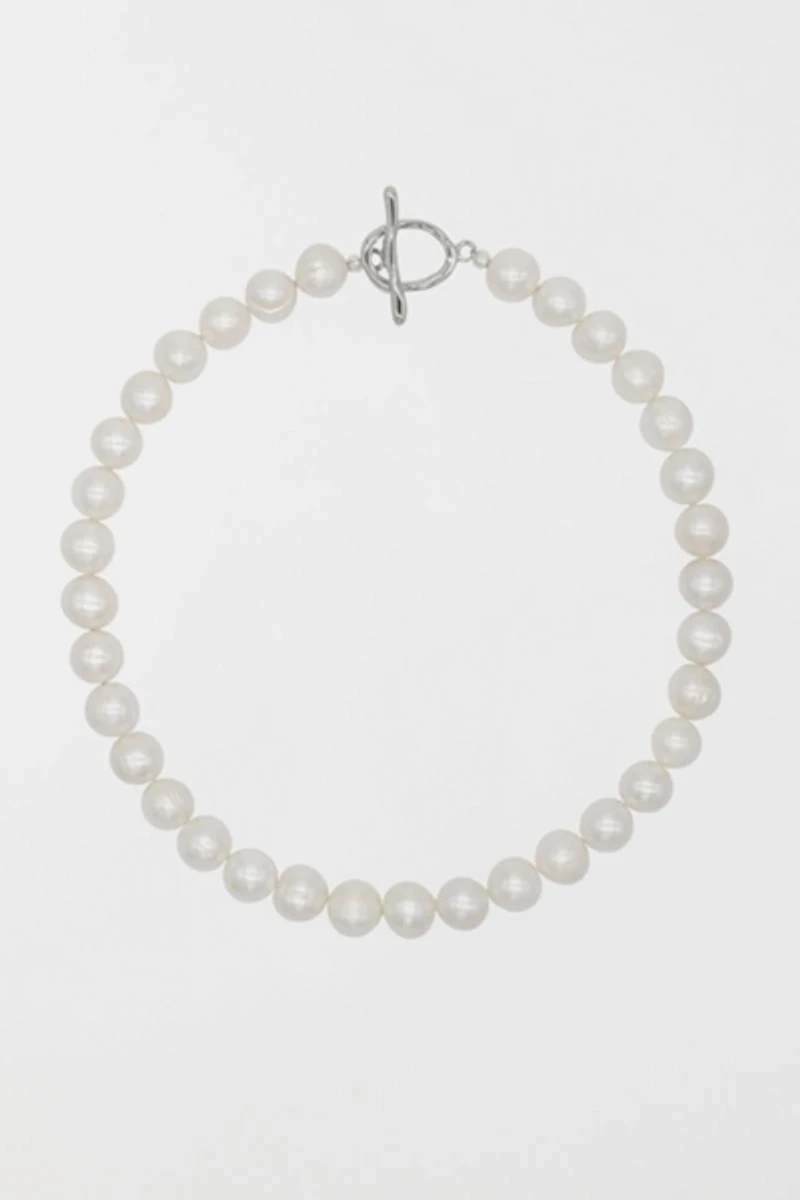 Velvet Luna Natural Large Pearl Necklace