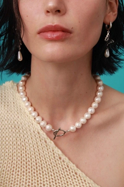 Velvet Luna Natural Large Pearl Necklace