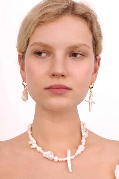 Velvet Luna Irregular Pearl Drop Earrings