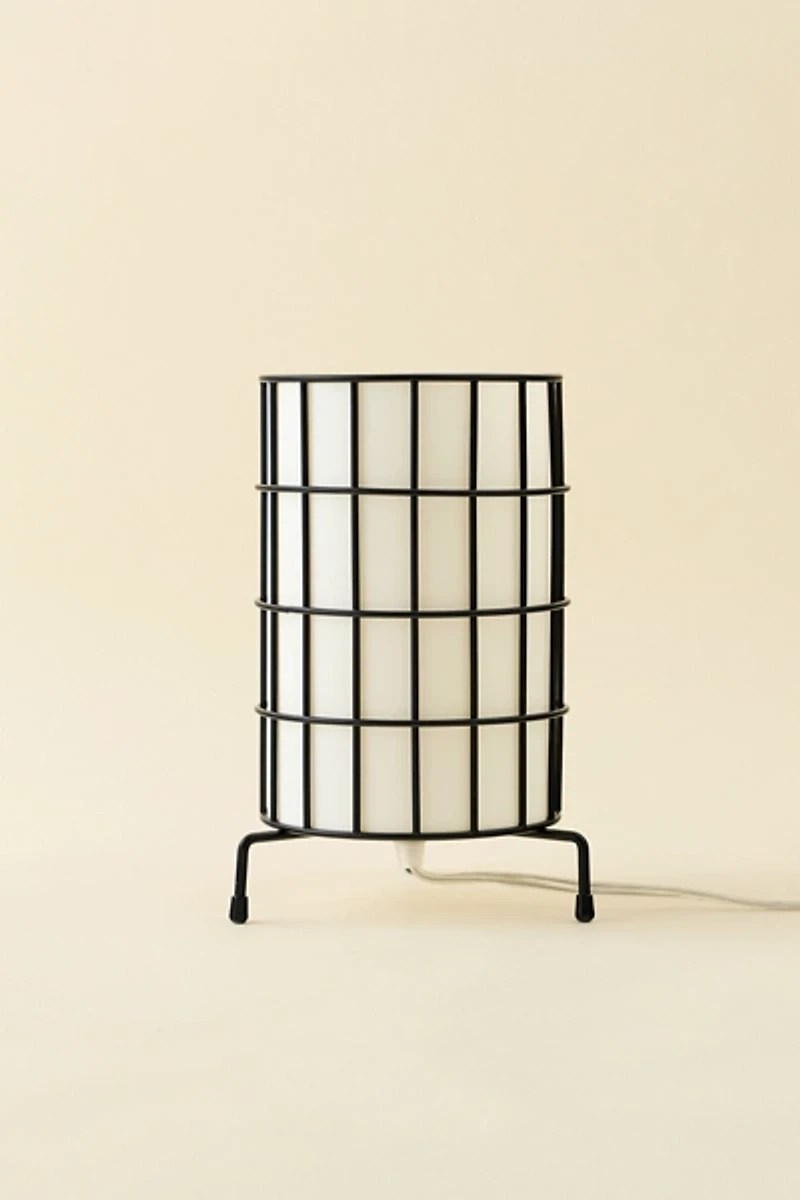 Wren Wire Table Lamp