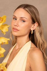 Petit Moments Gardenia Hoop Earrings