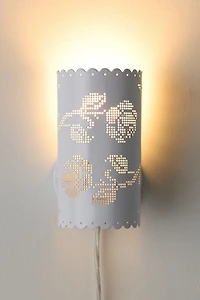 Cutout Lace Iron Sconce