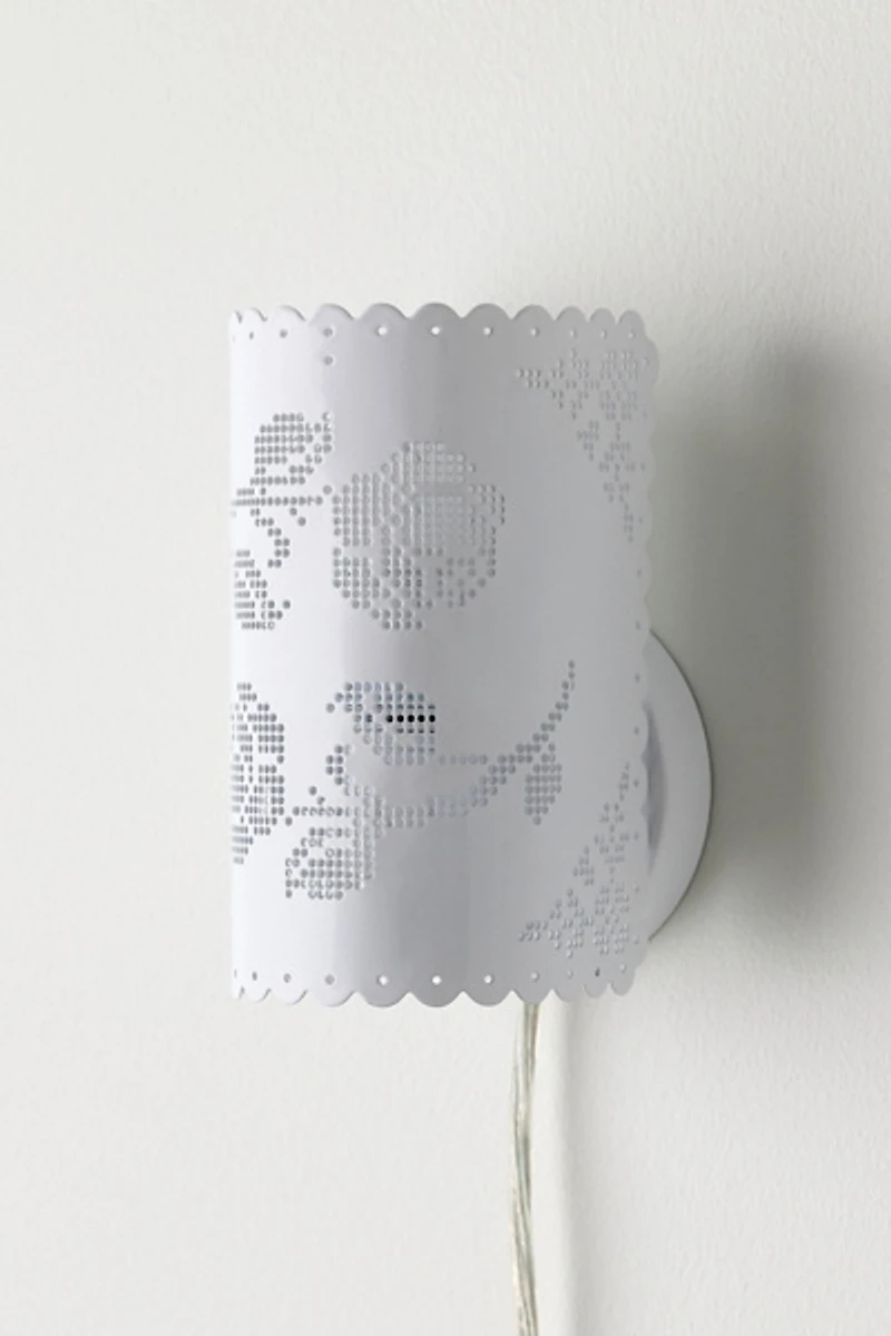 Cutout Lace Iron Sconce