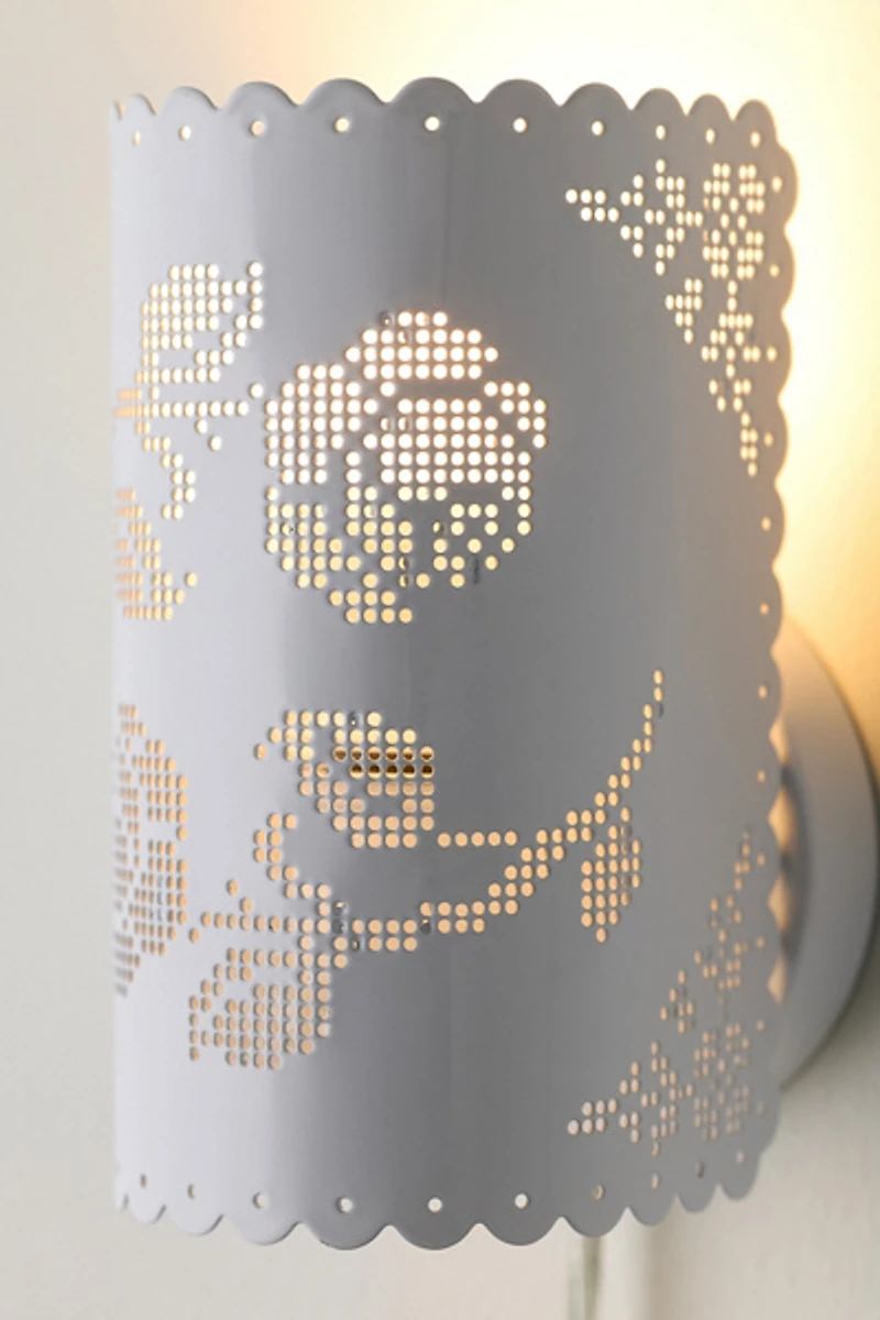 Cutout Lace Iron Sconce